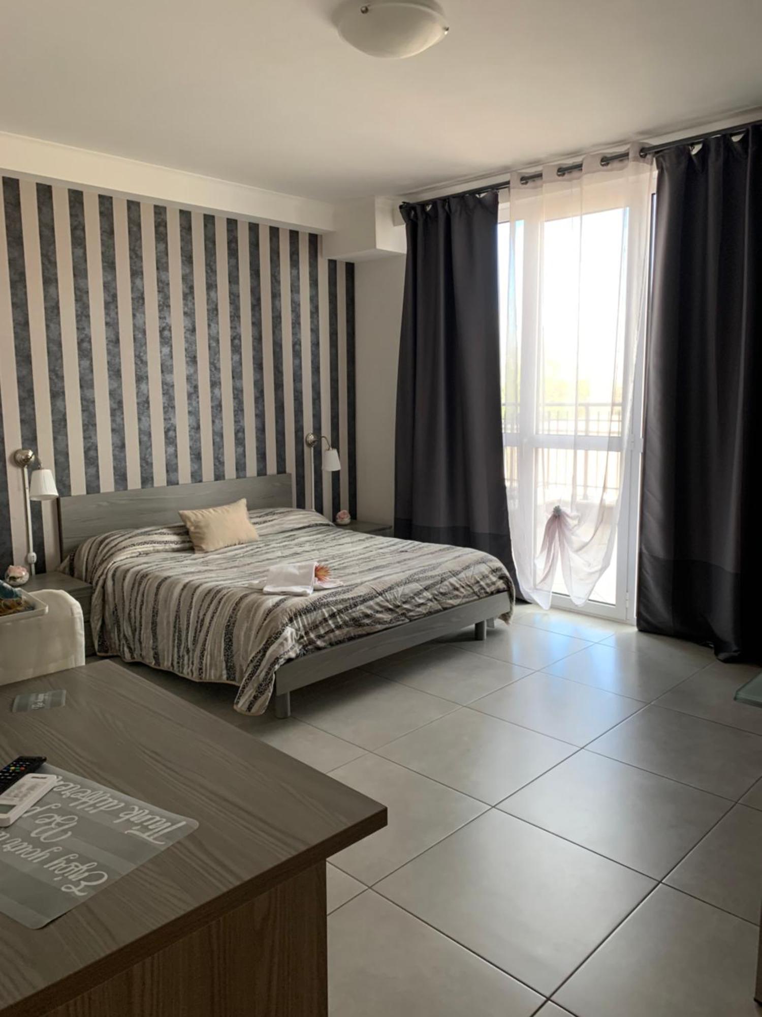 Raggio Di Sole Aparthotel ซานเชซาเรโอ ภายนอก รูปภาพ